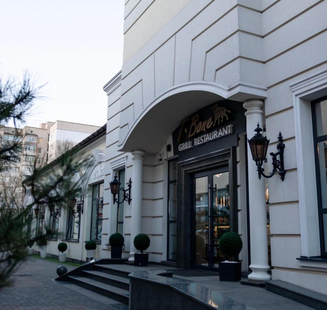 Safari-Club Hotel Vinnytsia Exterior photo